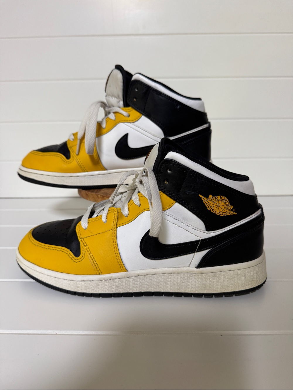 Jordan Yellow Ochre Mid Grade School 6.5